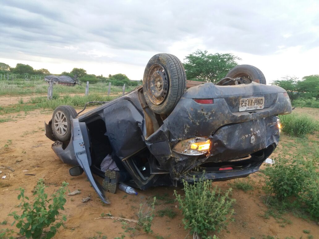 Motorista capota veículo na BR-324, trecho entre Jacobina e Ourolândia