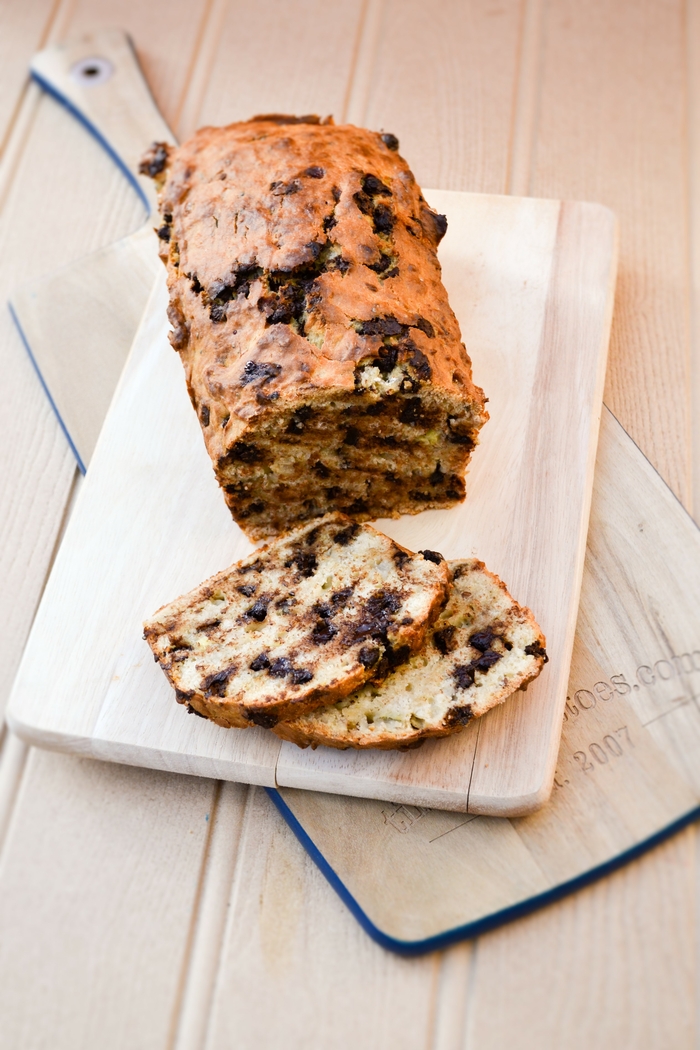 An easy recipe for chocolate chip banana bread with just a few ingredients. Deliciously moist bread studded with chunks of dark chocolate. Vegan, veggie and dairy free.