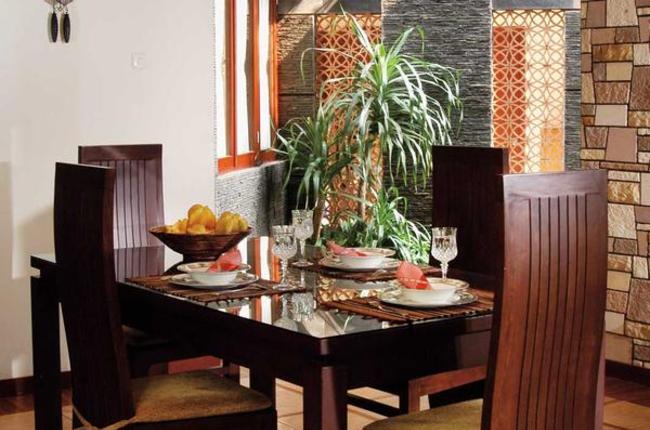 Inspirasi Interior dan Eksterior Rumah: Penataan Ruang Makan Tampak