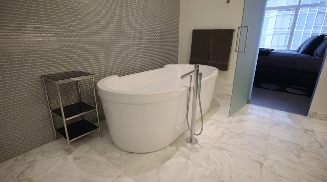 25 Interior Design Photos vs. 301 Mission St #805, San Francisco Luxury Condo Tour