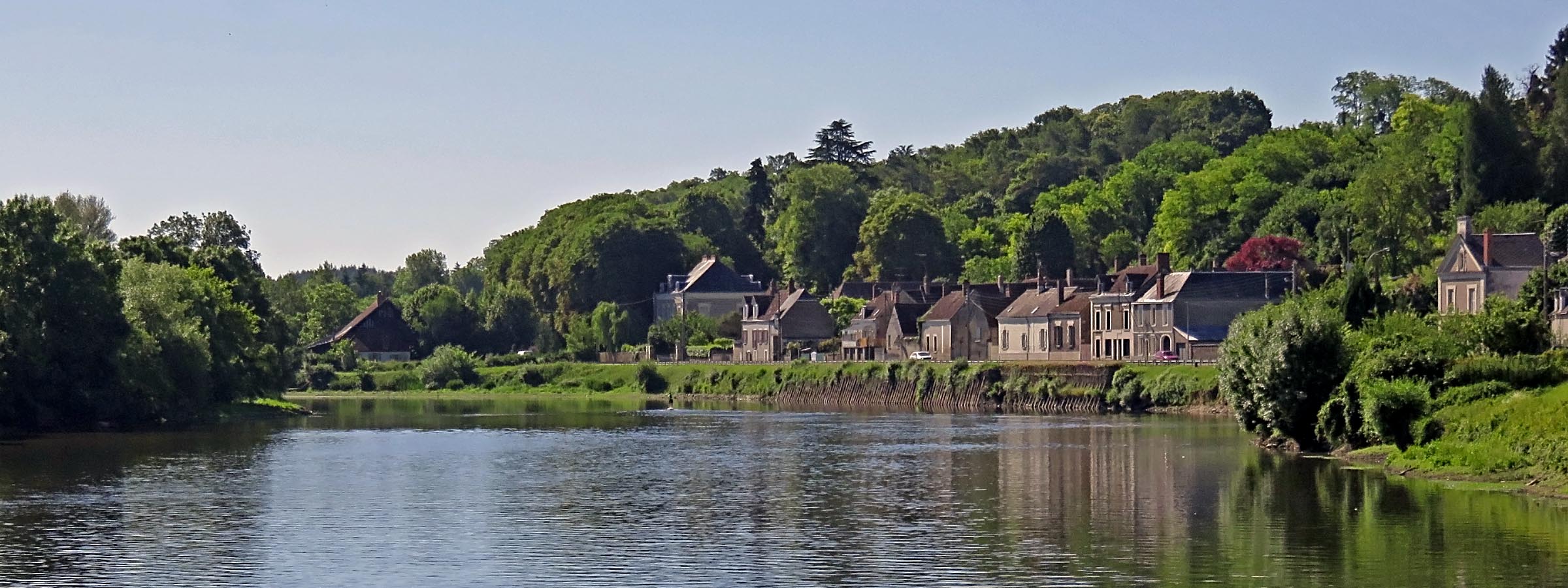 Living the life in SaintAignan House for sale, on river