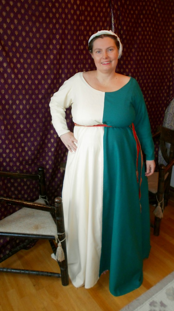 Eva's historical costuming blog: A new Italian mi-parti gown
