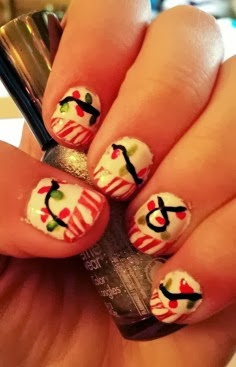 Christmas Lights Nail Art - Renkli Duvar