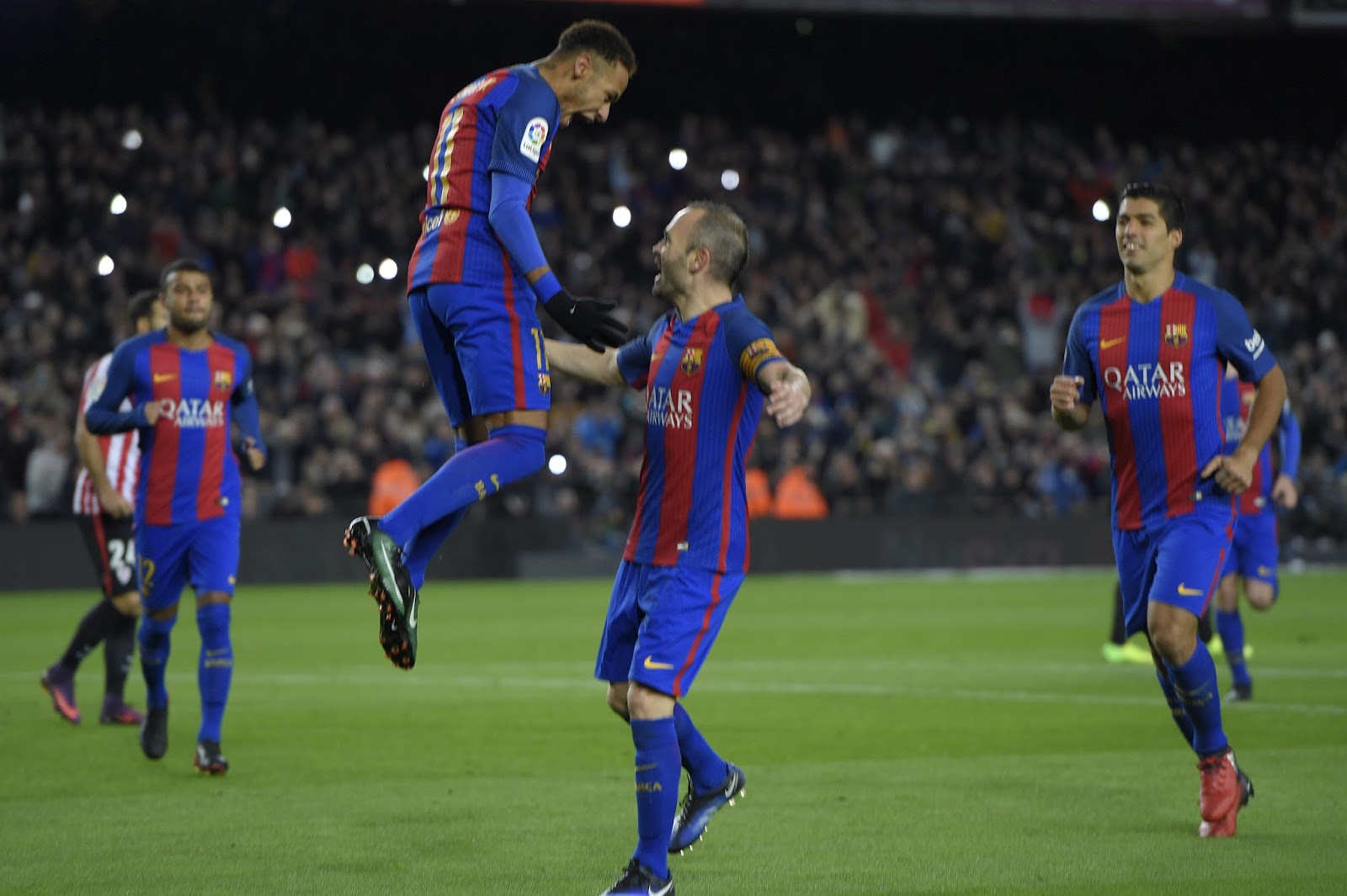 Barça fez 3 a 1 e reverteu vantagem do time de Bilbau no Camp Nou (Foto: Lluis Gene/AFP) Barça fez 3 a 1 e reverteu vantagem do time de Bilbau no Camp Nou (Foto: Lluis Gene/AFP)
