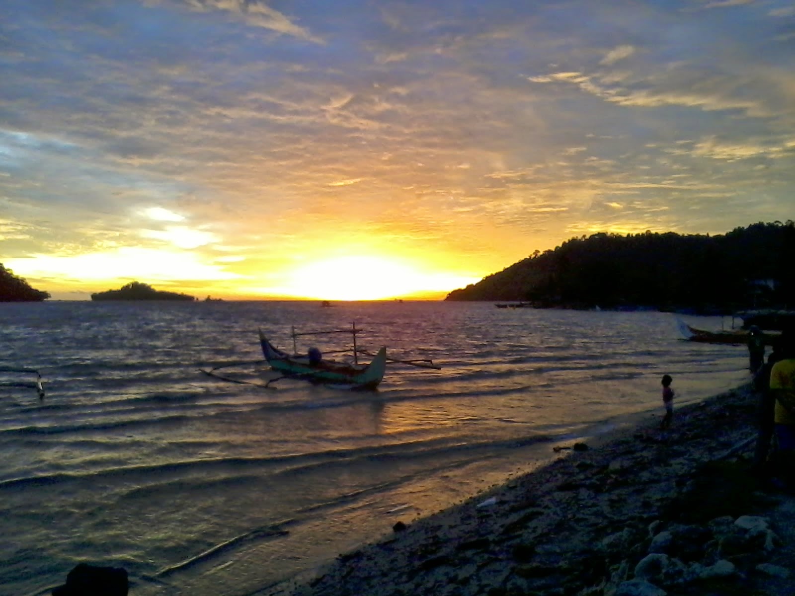 Menikmati Indahnya Sunset Di Pantai Teluk Kiluan Lampung - Eko Rudianto