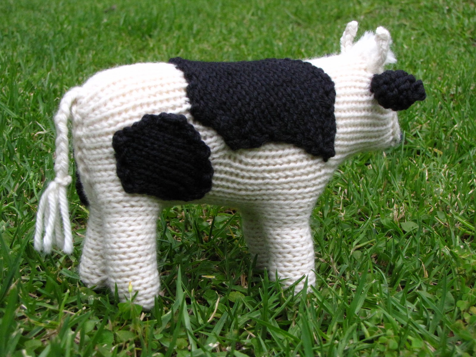 Clover, the Farmyard Cow Knitting Pattern & Giveaway Natural Suburbia