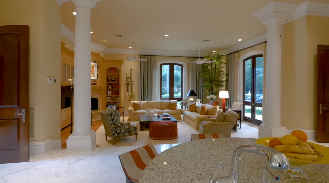 38 Interior Design Photos vs. 324 Buckingham Dr, Houston, TX Luxury Mansion Tour