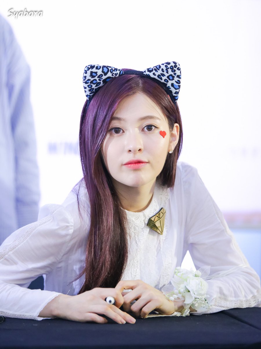 dia yebin is an adorable catwoman daily k pop news official email template