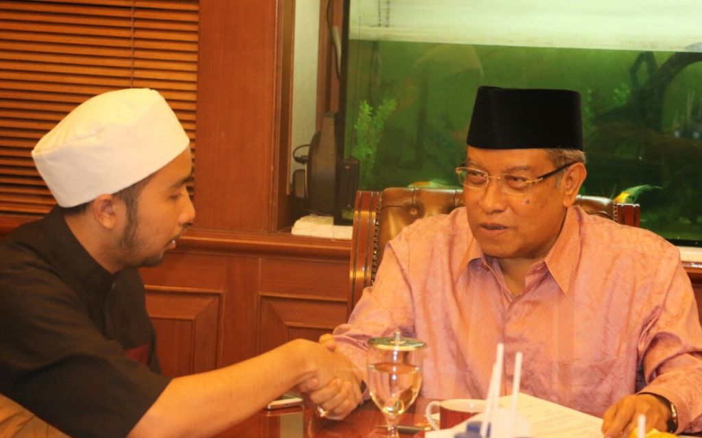 Alhamdulillah, KH Said Aqil Siradj Kembali Tuntun Seorang