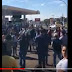 PROTESTO - Manifestantes invadem posto de combustível em impedem abastecimento