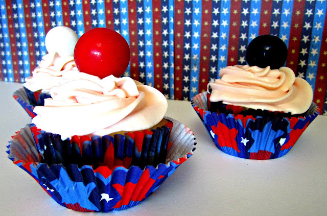 Cupcakes, Patriotic cupcakes, Fizzy Party, gumballs on cupcakes
