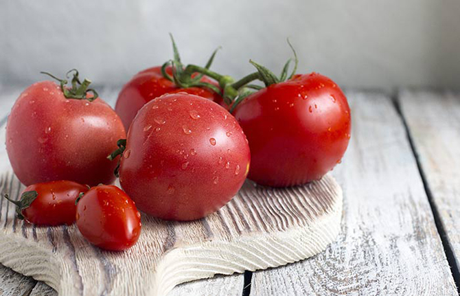 Tomato Kecilkan Liang Pori Muka