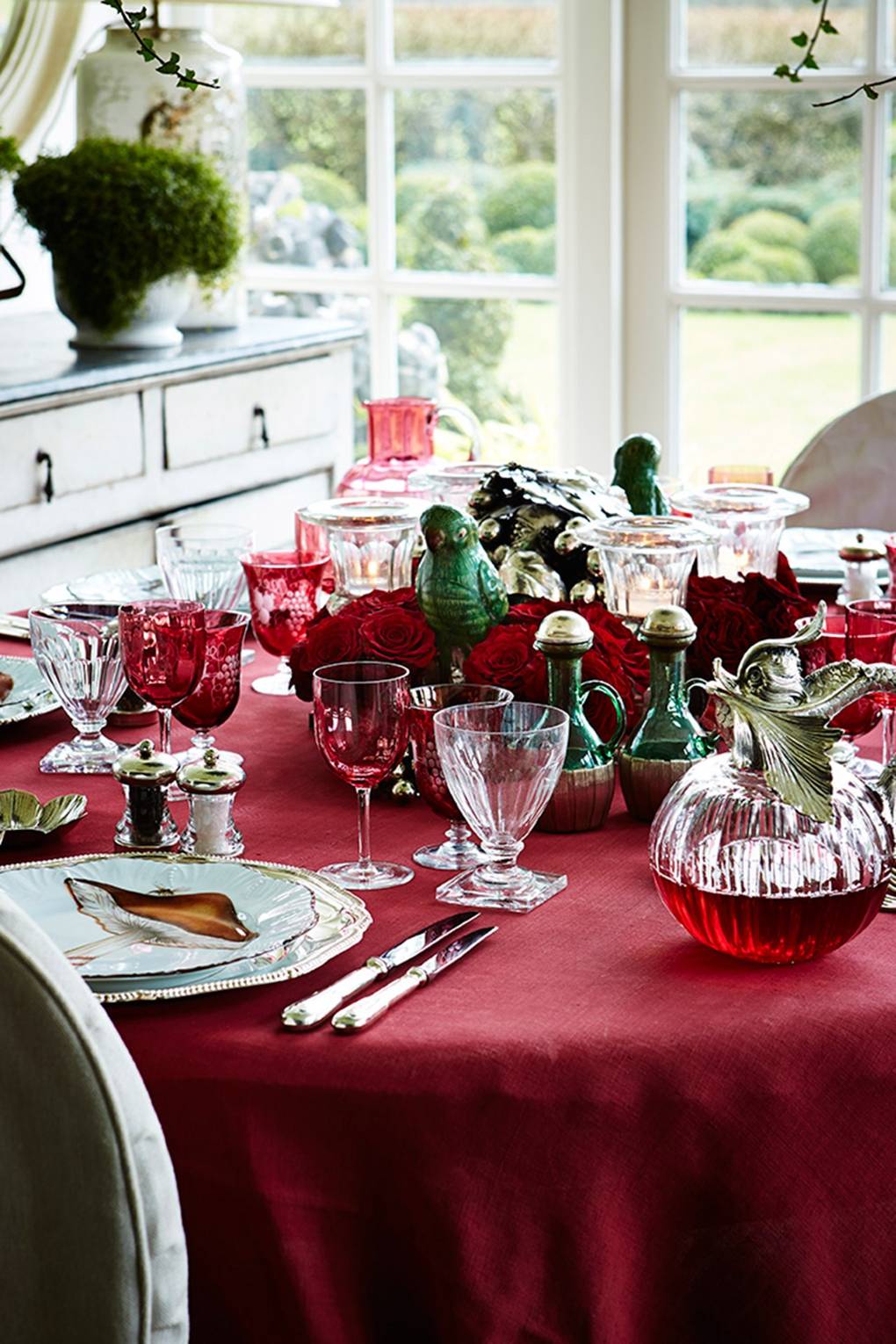 Christmas Decorating Red, Silver & Green Dining Room. The interior