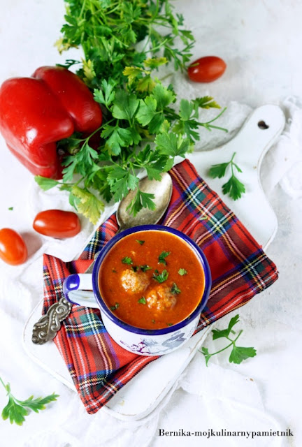 pomidory, papryka, zupa, obiad, klopsiki, mieso mielone, bernika, kulinarny pamietnik