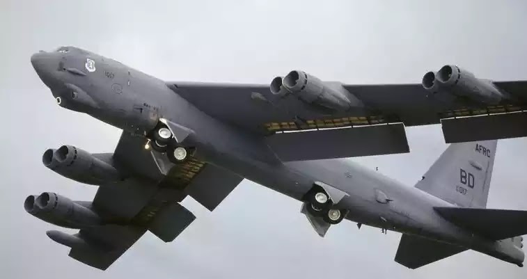 Τα ρωσικά ραντάρ S-400 «εγκλώβισαν» βομβαρδιστικό B-52H και δύο F-16 Τα ρωσικά ραντάρ S-400 «εγκλώβισαν» βομβαρδιστικό B-52H και δύο F-16