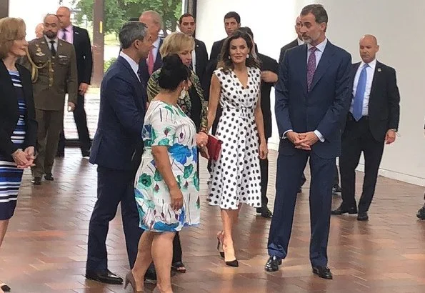 Queen Letizia wore Matilde Cano Dress at San Antonio Museum of Art. President Donald Trump and First Lady Melania Trump met Queen Letizia