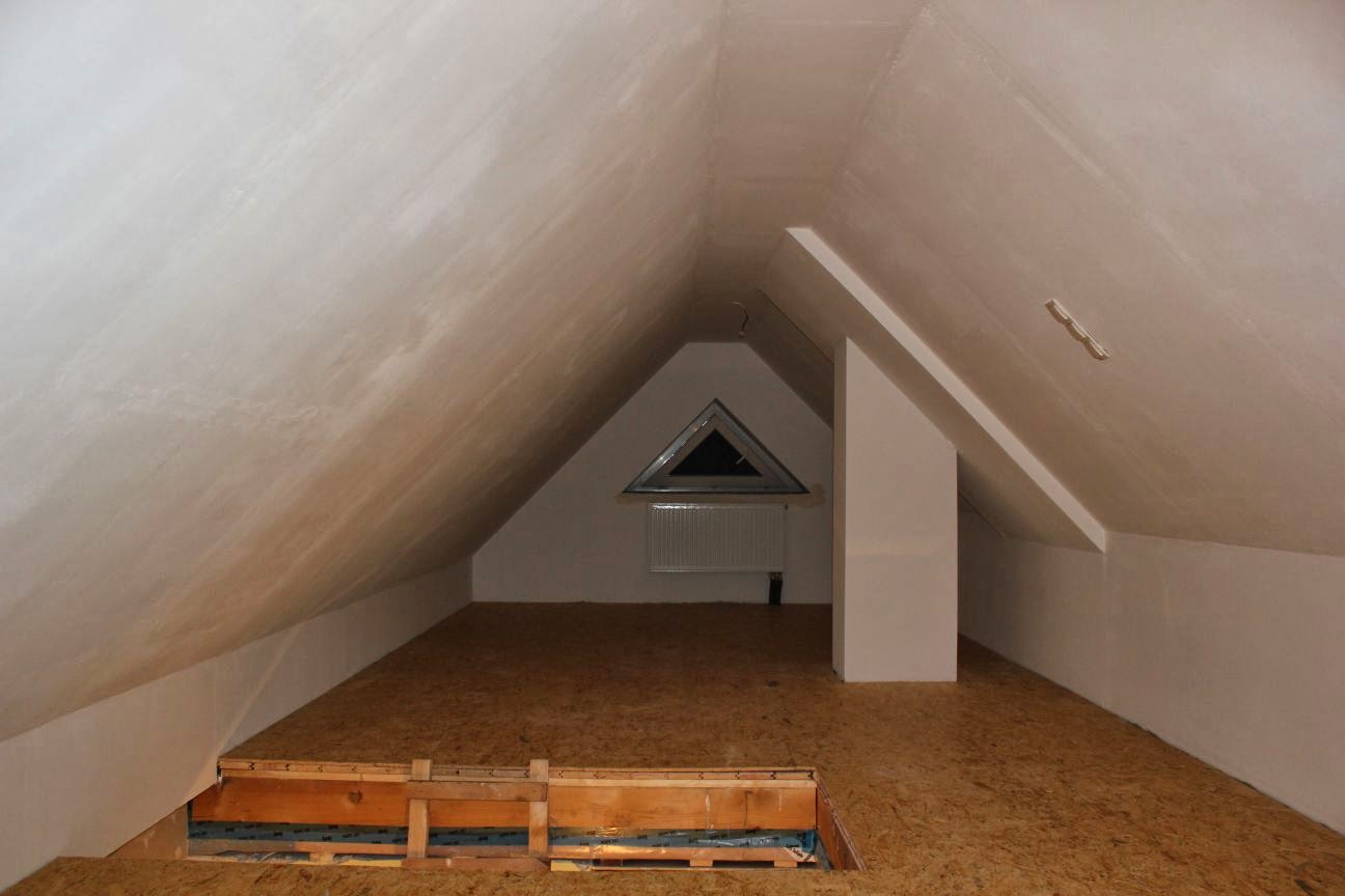Unser Weg zum Haus in Hoisdorf OSBPlatten im Dachboden