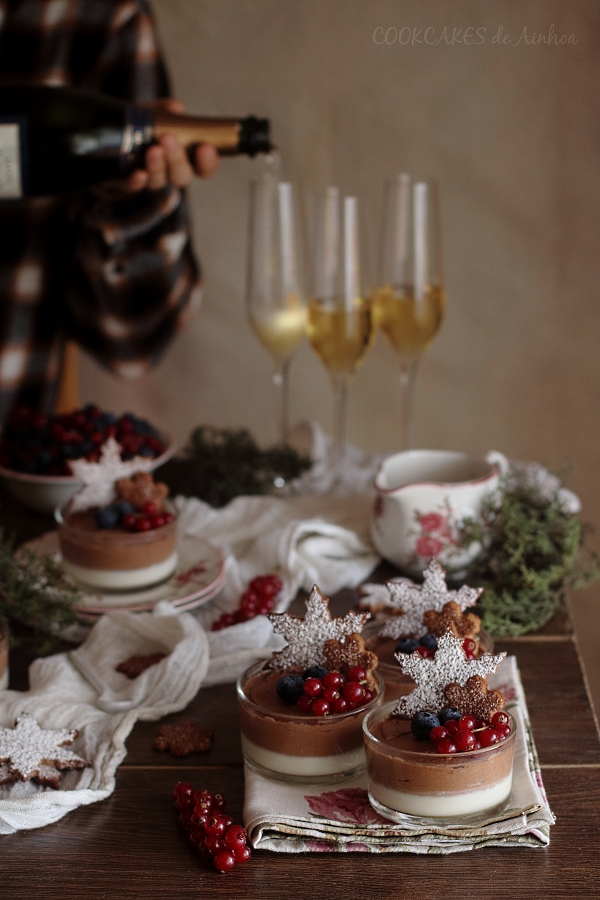 Mousse de Chocolat y Panna Cotta de Cava. Vasitos dobles con Galletas de Jengibre. Cookcakes de Ainhoa