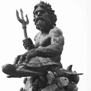 Foto Patung Poseidon Leluhur bangsa Atlantis