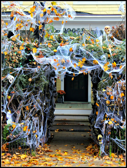 21 Rosemary Lane: Outdoor Halloween Decorating