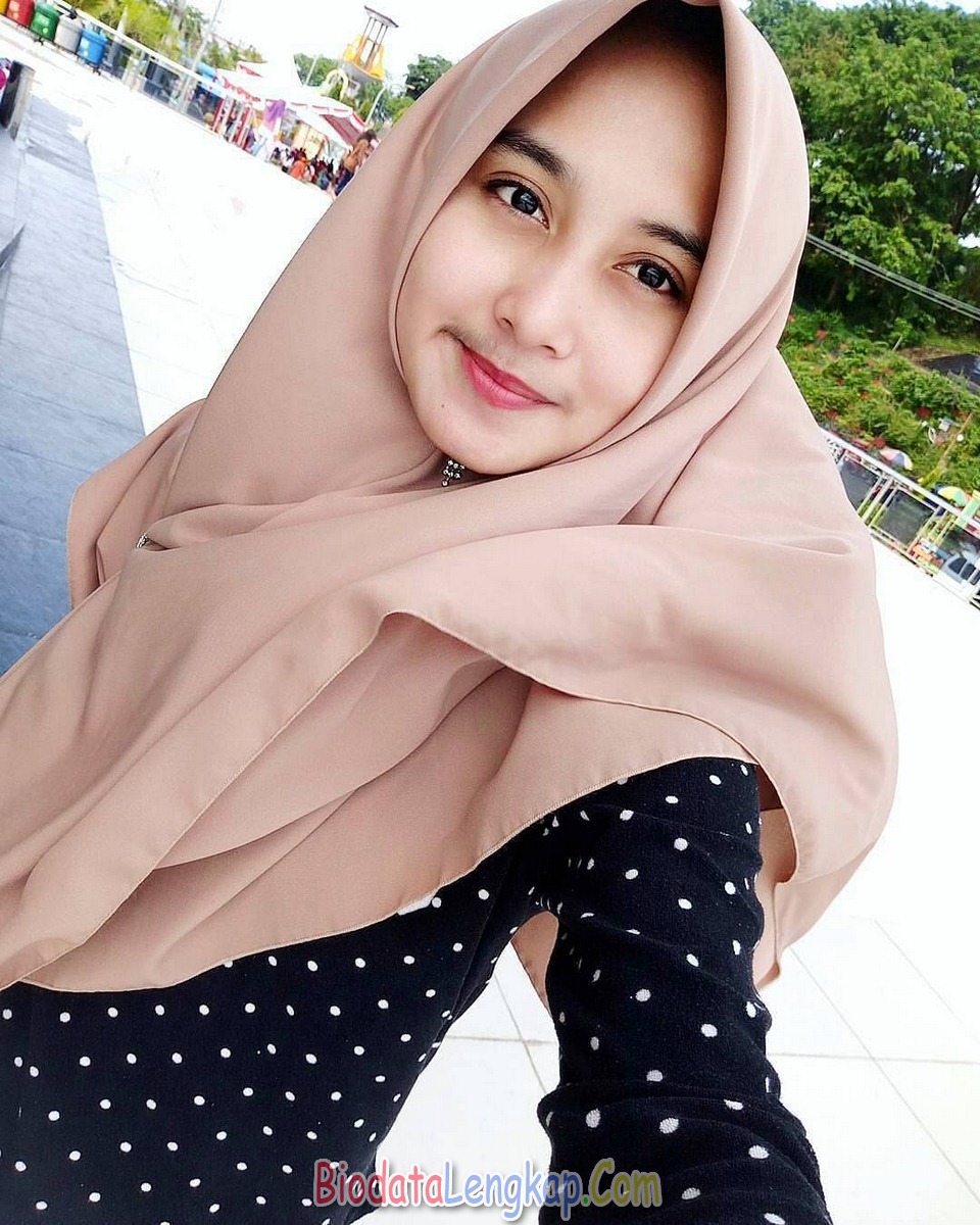 Bokep jilbab cantik. Jilbab Bugil 2020. Tudung Hijab Jilbab. Jilbab selfie. Hijab Indonesia.