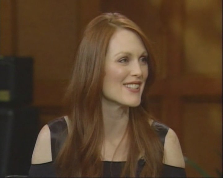 Julianne Moore - Live With Regis And Kelly (2006-02-15) | Celebrity Videos