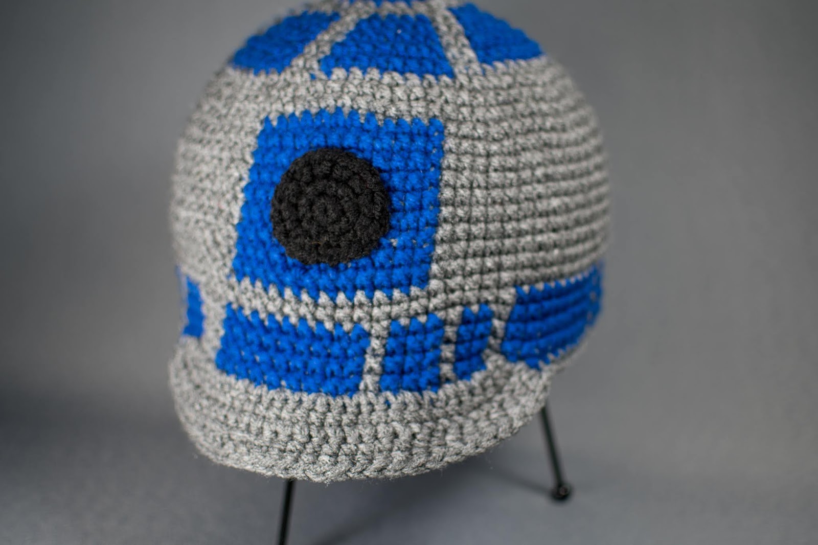 R2D2 Hat with Bill Free Crochet Pattern