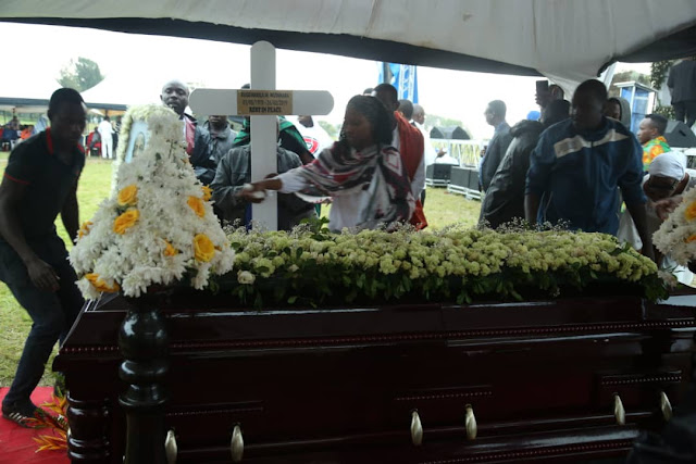 Tazama Picha : MATUKIO MBALIMBALI KWENYE MSIBA WA RUGE MUTAHABA BUKOBA