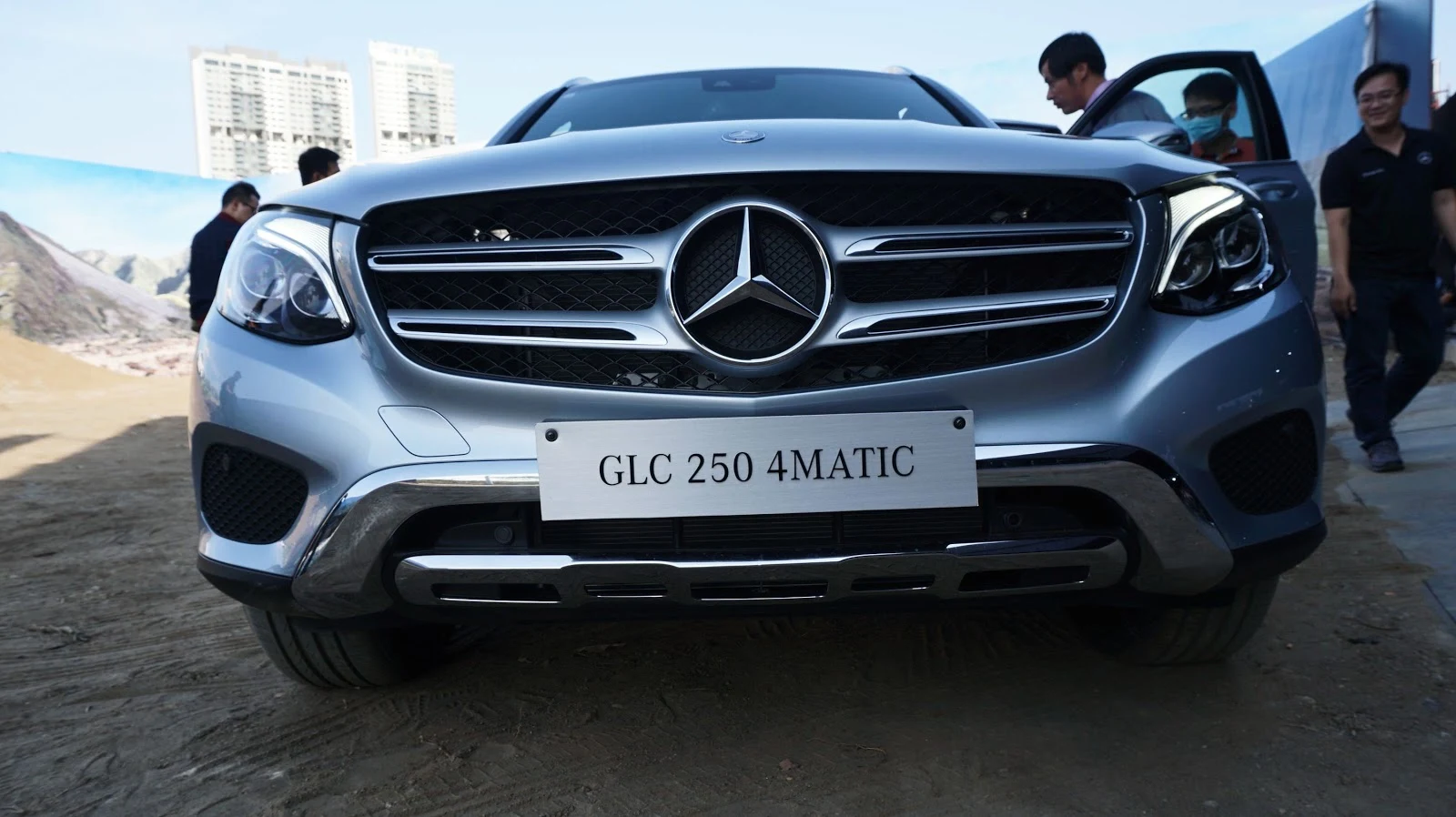 Cận cảnh Mercedes-Benz GLC 250 4Matic 2016