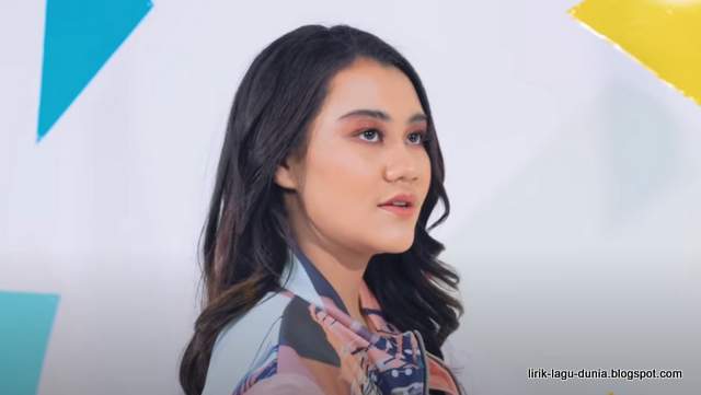 Lirik Lagu Aaliyah Massaid - Cintai (Tanpa Patah Hati) Lirik Lagu Aaliyah Massaid - Cintai (Tanpa Patah Hati)