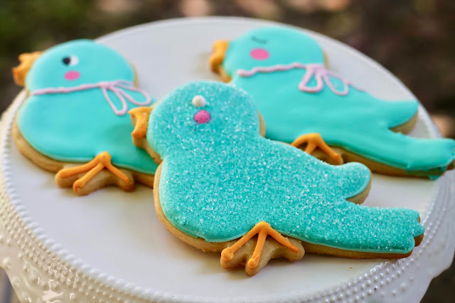 decorated cookies,cookie decorating secrets,step by step cookie decorating,cookie decorating tutorials, cookie decorating blogs, royal icing recipe, easy cookie decorating tutorials, bird cookie