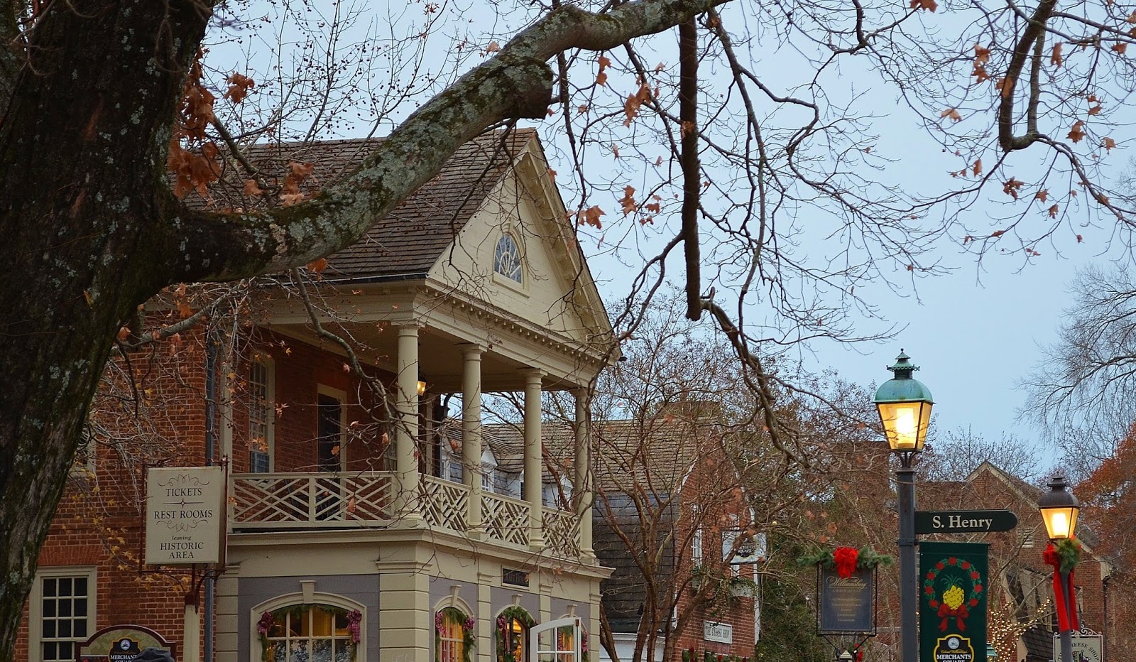 Christmas in Colonial Williamsburg The Grand Illumination