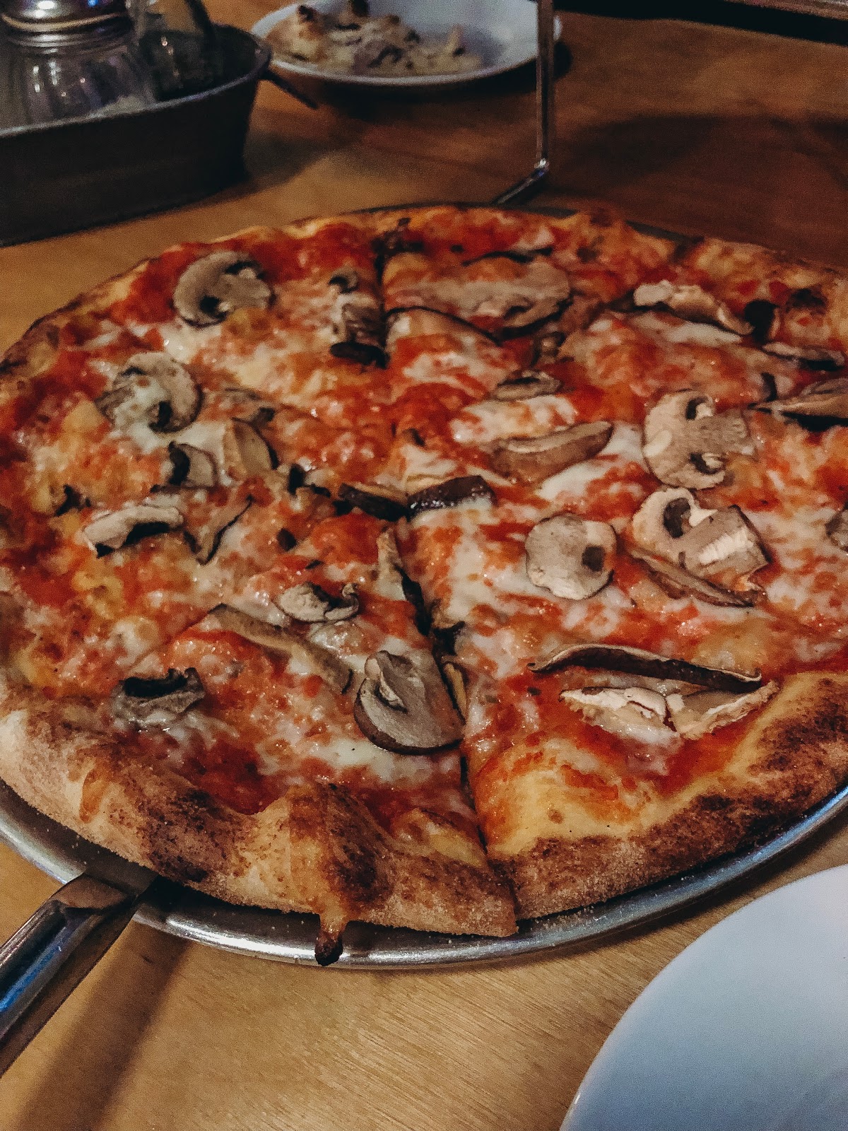 Travel Guide To Fayetteville & Fort Smith Where To Eat, Shop