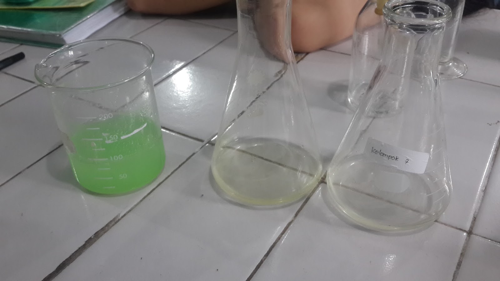 Гуанидин изотиоцианат. Плотность 1 мл 10 %раствора соляной кислоты. Мл hcl 10 г. Трис hcl. Hcl духи.