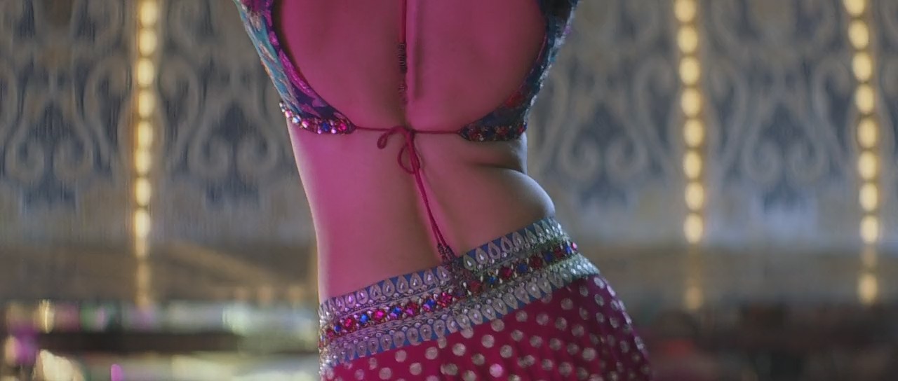 Aishwarya Rai hot waist, Aishwarya Rai sexy back in kajra re song HD