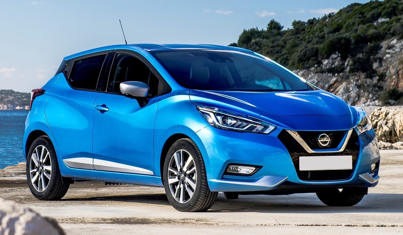 Nissan confirma intenção de renovar March e Versa no Brasil