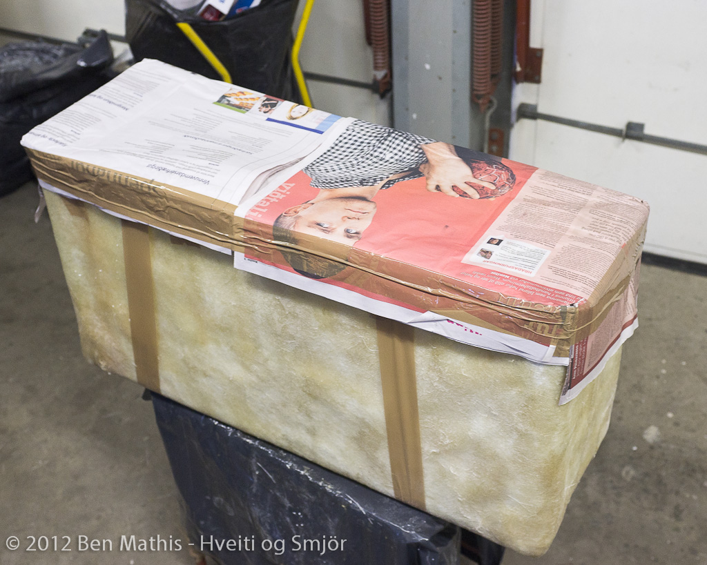 Hveiti og Smjör Bonus Fiberglass Bicycle Box Construction