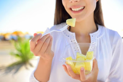 Drinking Soda Plus Eat Pineapple While Pregnant Could Make A Miscarriage? Drinking Soda Plus Eat Pineapple While Pregnant Could Make A Miscarriage?