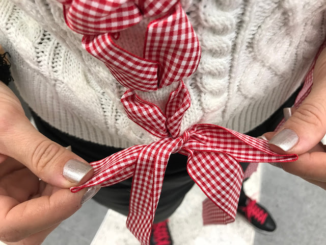 Romwe Gingham Lace Up Crop Sweater