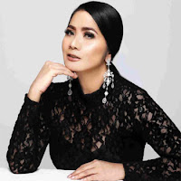 Lirik Lagu Aku Makin Cinta - Vina Panduwinata - Lirik Lagu Nostalgia