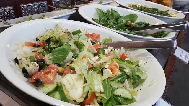 food blogger dubai salad