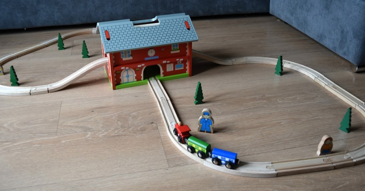 bigjigs railway station carry set