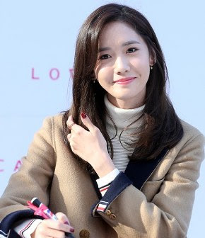SNSD's YoonA met fans through LOVCAT's signing event - Wonderful Generation