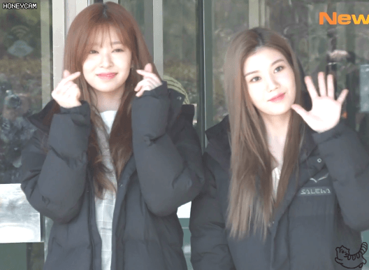 일요일에도 쉬지 않는 미모 은비 민주