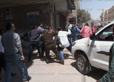أهالي قرية بالدقهلية يحتجزون 6 بتهمة خطف أطفال أهالي قرية بالدقهلية يحتجزون 6 بتهمة خطف أطفال