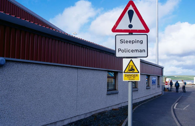 123photogo: FUNNY ROAD SIGNS THAT ACTUALLY EXIST: SPECIAL GALLERY