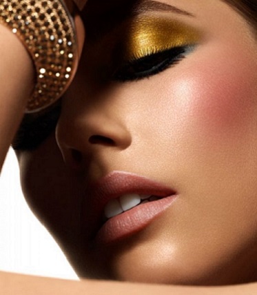 Mujer: Estilo y Belleza: Maquillaje en Dorado 2015