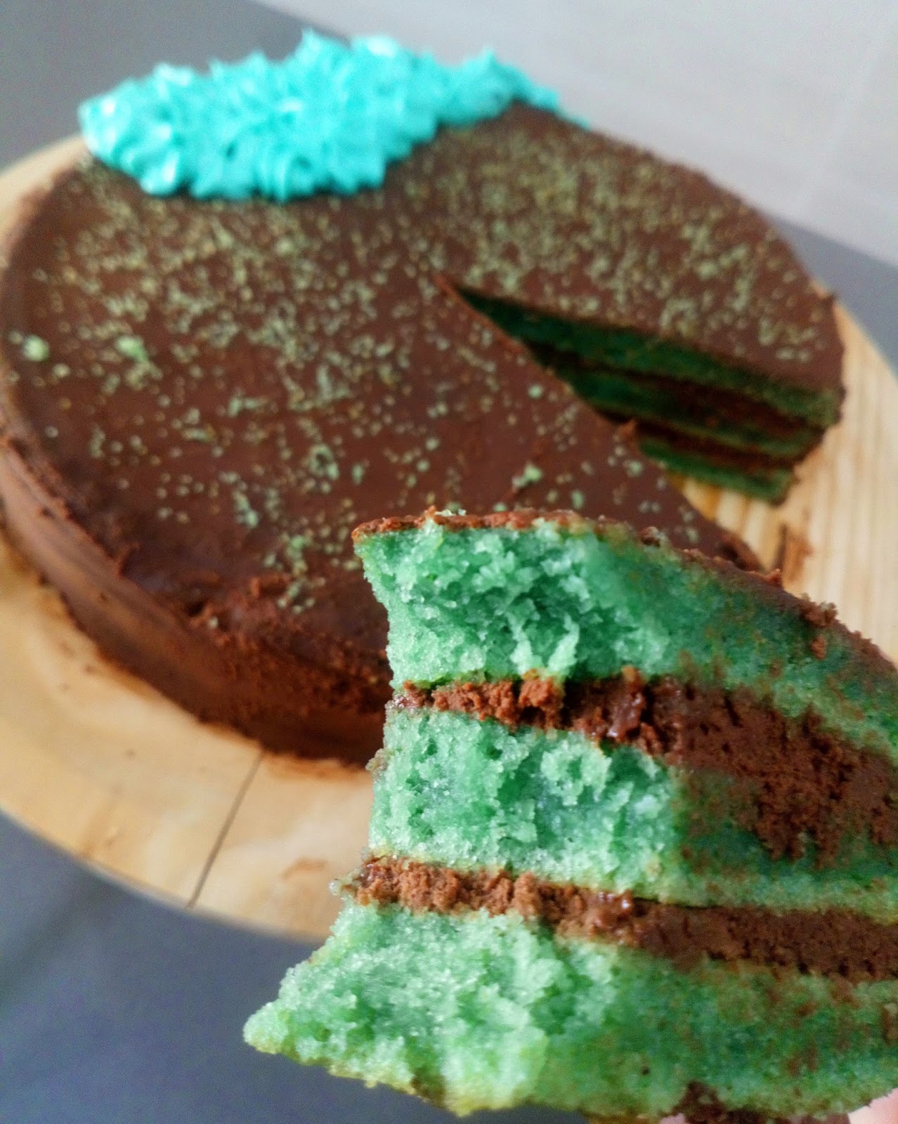 Chocolate y turquesa