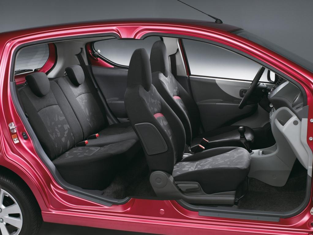 International Fast Cars: Alto Interior