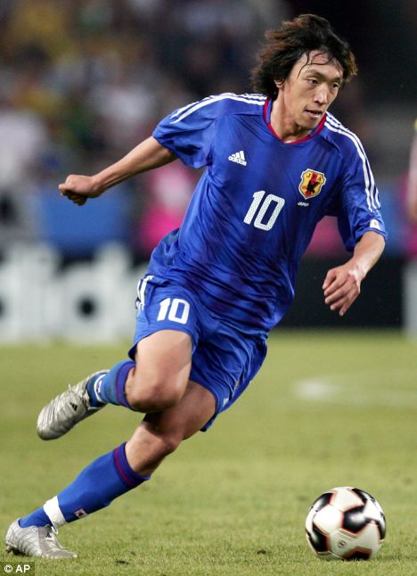 Squawka on X: Team: Yokohama F. Marinos FIFA 17 rating Key player:  Shunsuke Nakamura Free kick master. 😍  / X